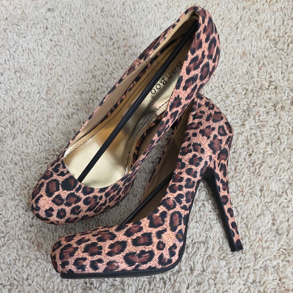 BAMBOO Leopard Print Stiletto Heels Size 9 NWOT